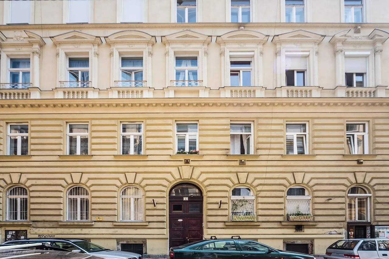 Nyar 3 Bedroom Centre Entire Home Budapest 0*,  Hungary