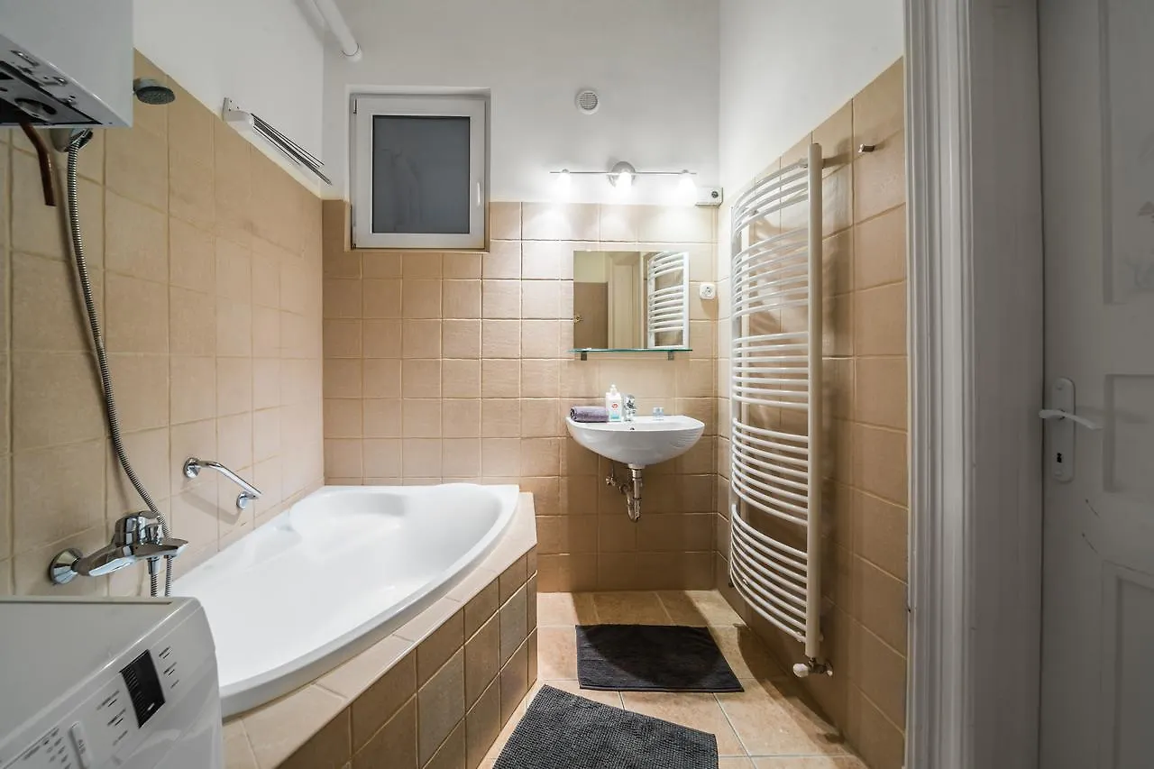 Nyar 3 Bedroom Centre Entire Home Budapest Hungary